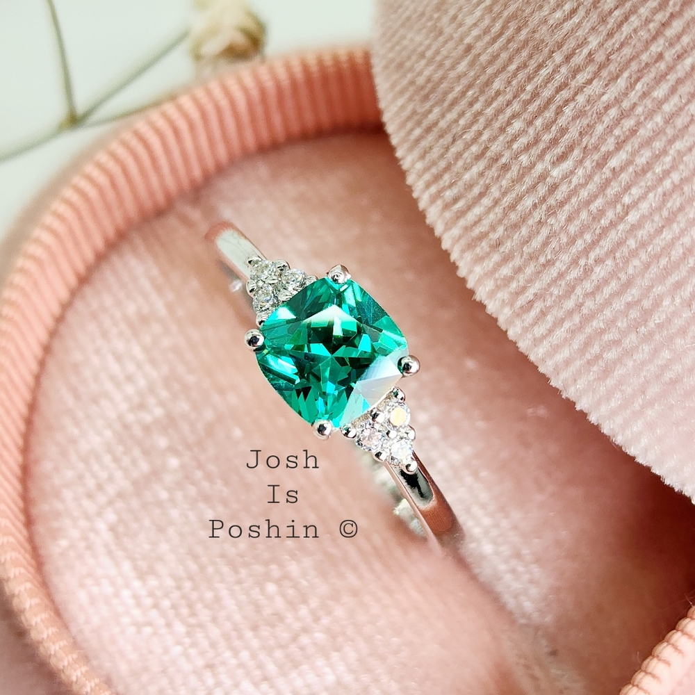 Mint Green sapphire diamond cocktail ring in sterling silver - Picture 8 of 11